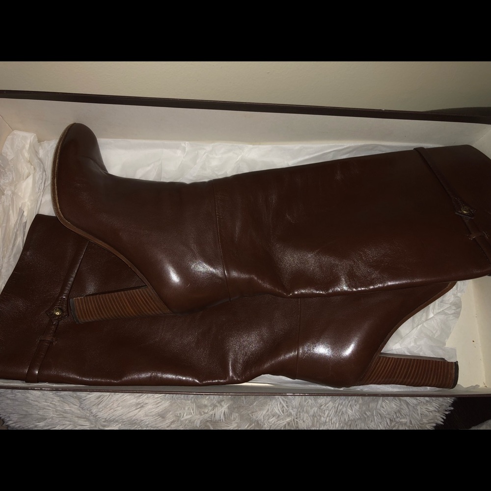 Louis Vuitton knee high boots - Picture 3 of 10